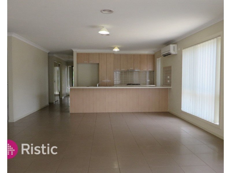 6 Birkdale Road, Doreen VIC 3754