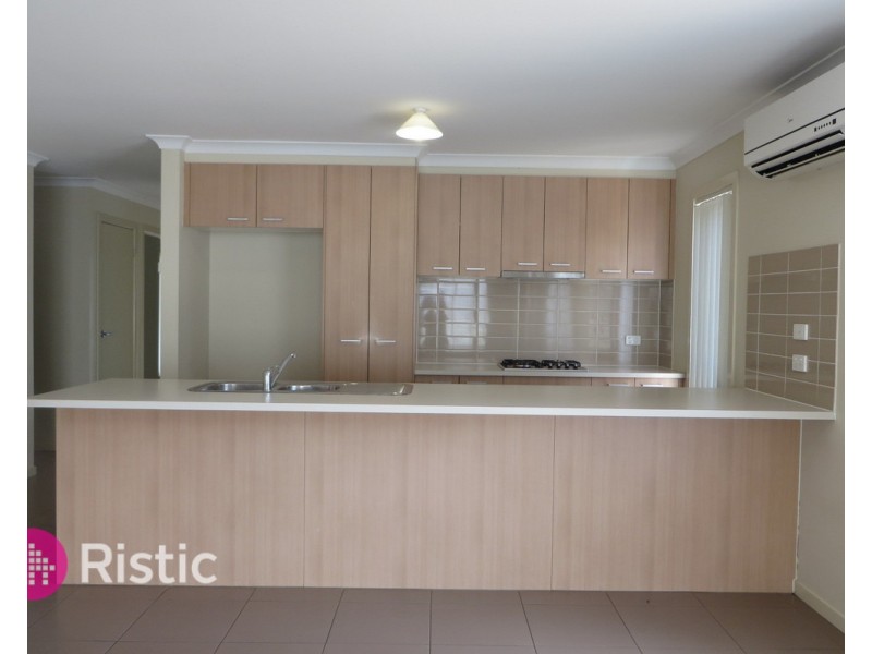 6 Birkdale Road, Doreen VIC 3754