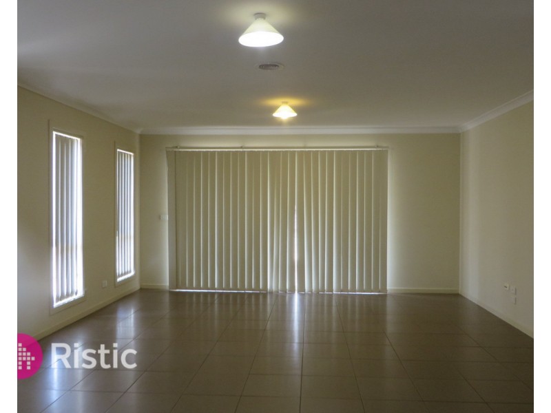 6 Birkdale Road, Doreen VIC 3754