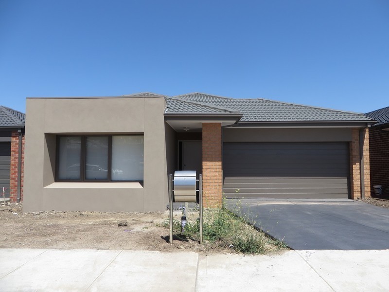 13 Abloom View, Mickleham VIC 3064