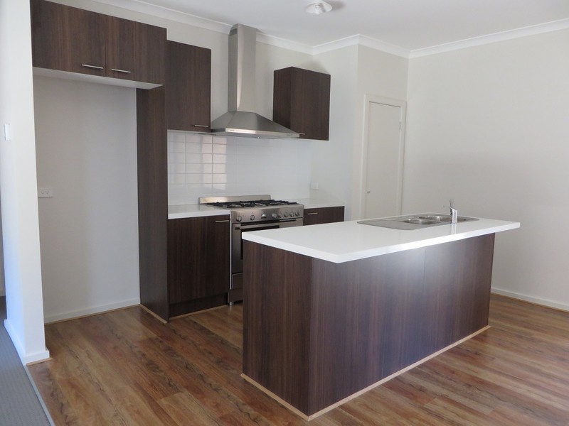 13 Abloom View, Mickleham VIC 3064