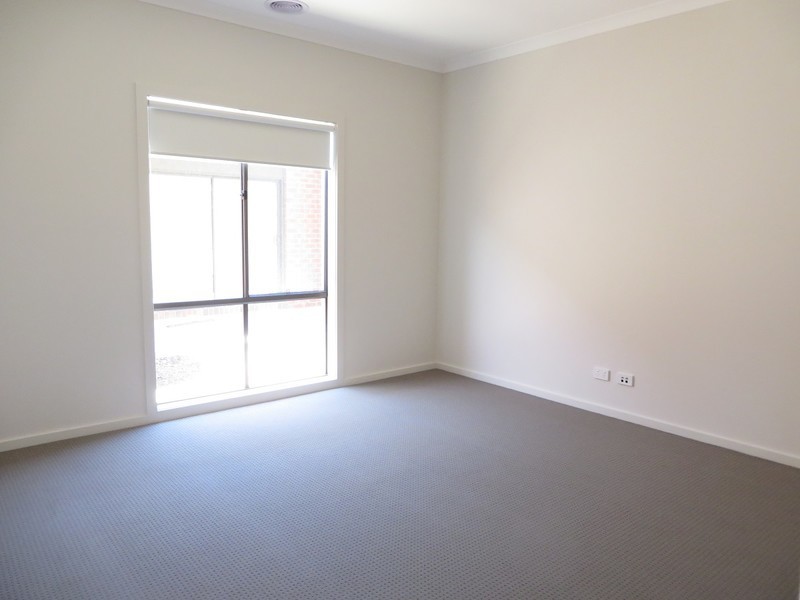 13 Abloom View, Mickleham VIC 3064