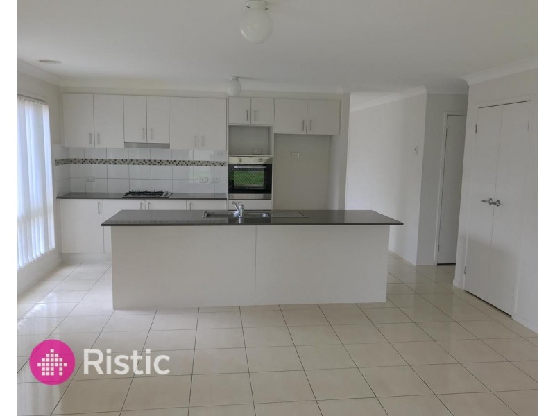 19 Keating Street, Pakenham VIC 3810