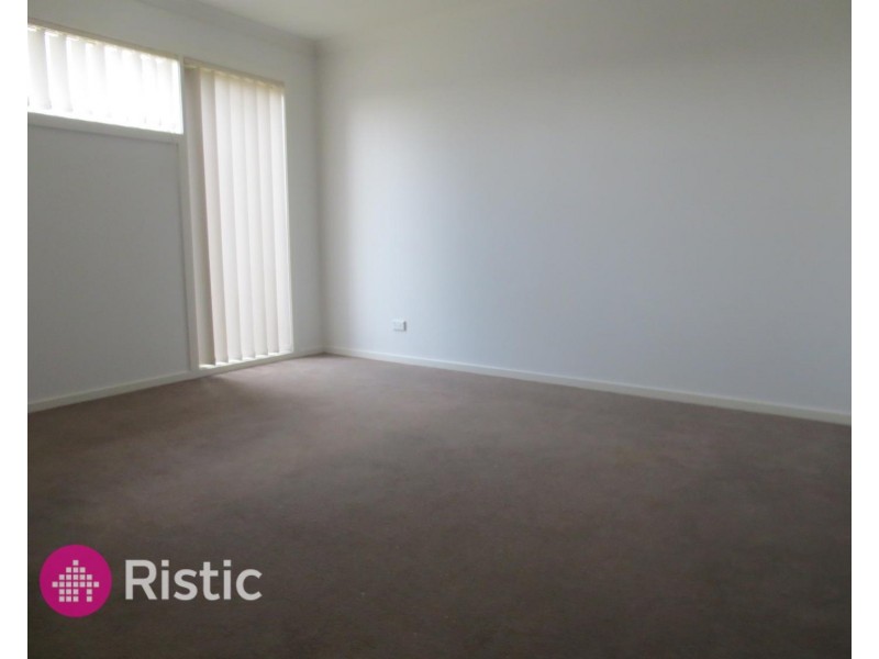 18 Sandover Street, Doreen VIC 3754