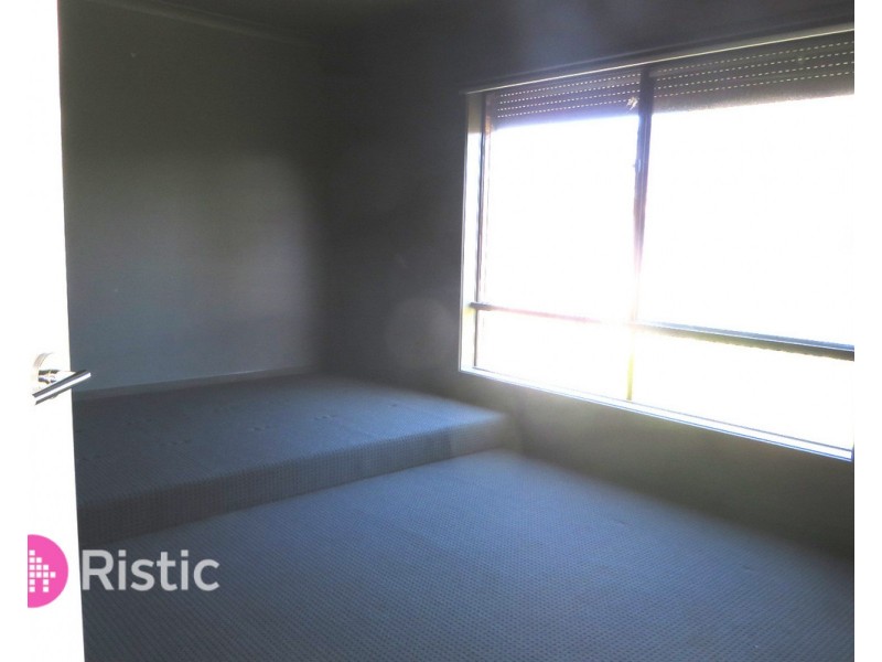 10 Dibella Street, Doreen VIC 3754