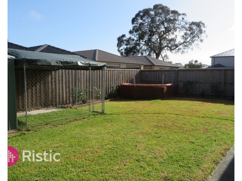 10 Dibella Street, Doreen VIC 3754