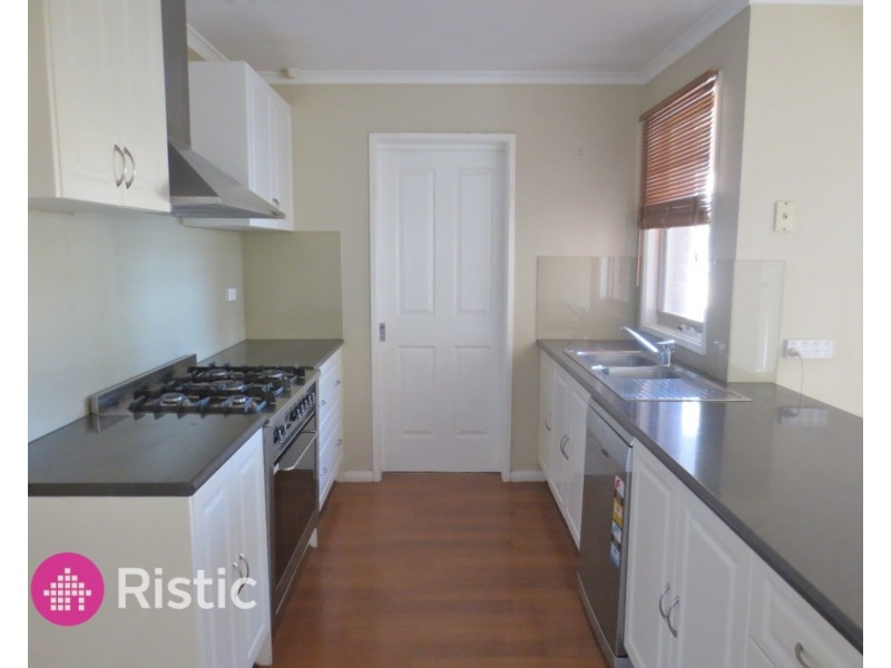 3 Senior Close, Mill Park VIC 3082