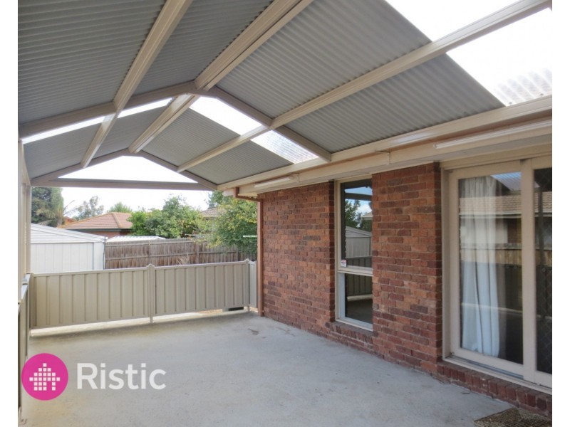 3 Senior Close, Mill Park VIC 3082