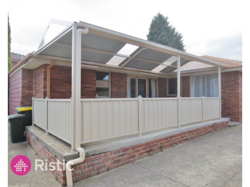 3 Senior Close, Mill Park VIC 3082