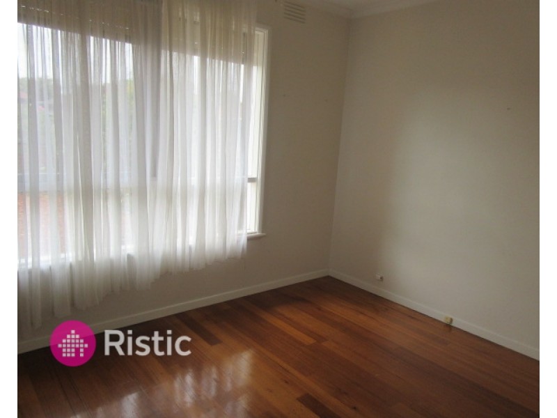 18 Darebin Drive, Thomastown VIC 3074