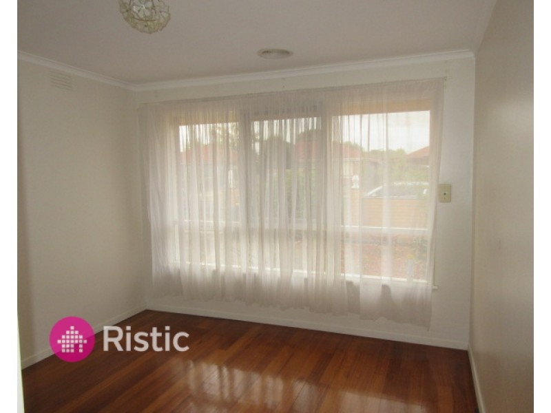 18 Darebin Drive, Thomastown VIC 3074