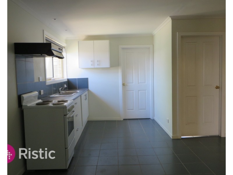 18 Darebin Drive, Thomastown VIC 3074