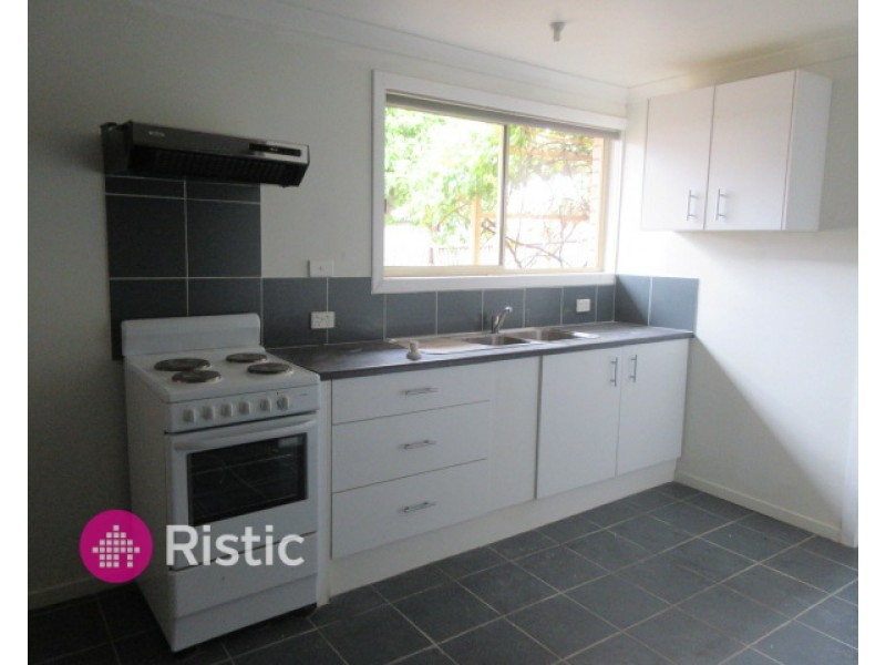 18 Darebin Drive, Thomastown VIC 3074