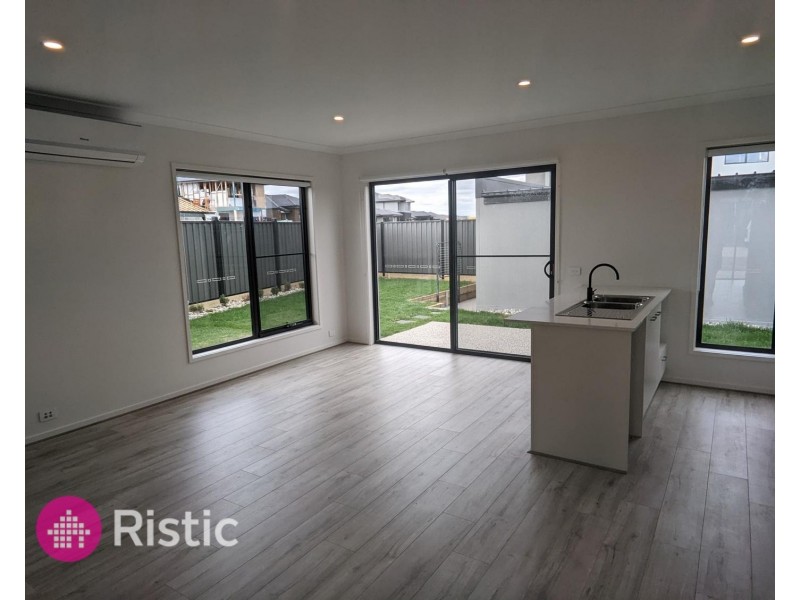 35 Sumar Drive, Craigieburn VIC 3064