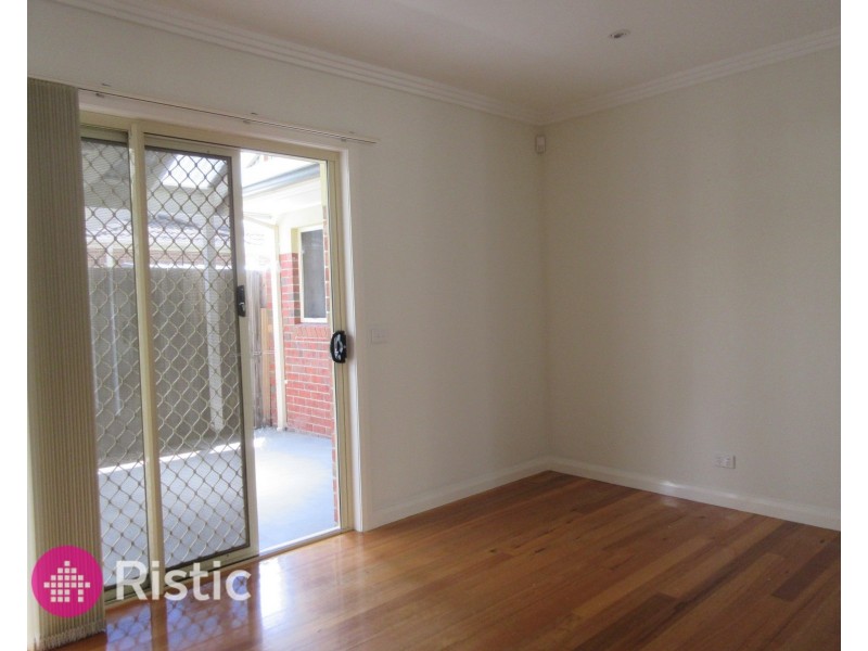 2/11 Payne Place, South Morang VIC 3752