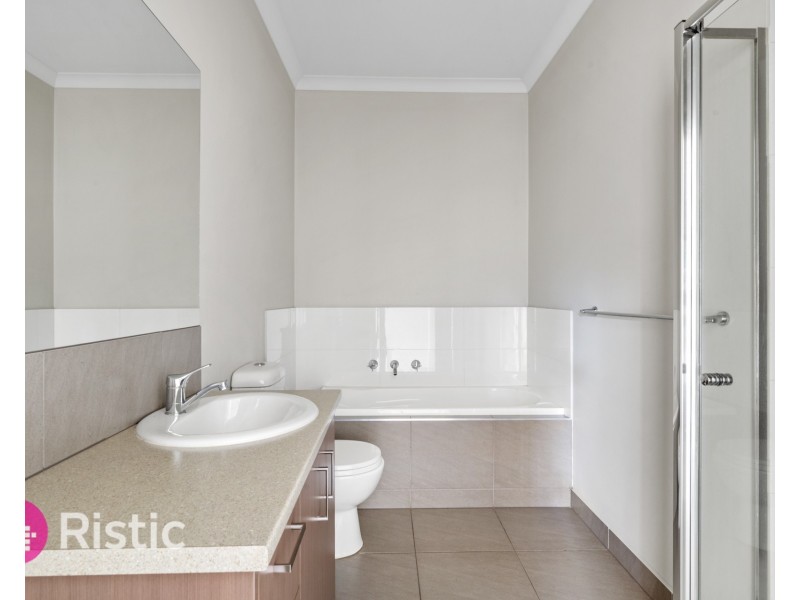 16 Wilhelmina Walk, Epping VIC 3076