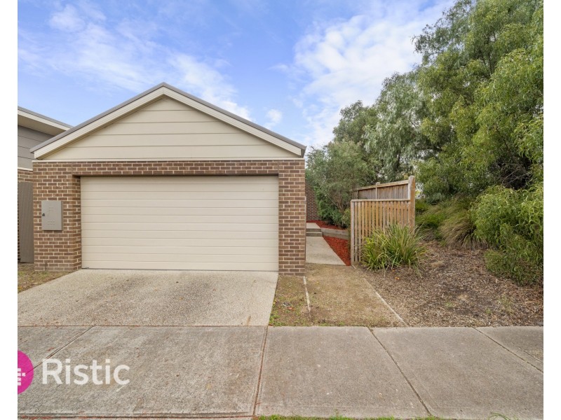 16 Wilhelmina Walk, Epping VIC 3076