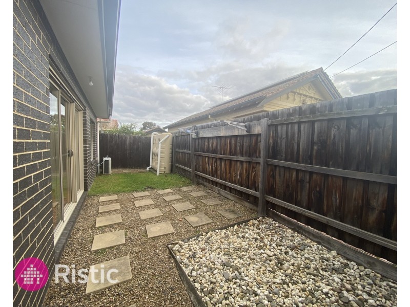 2A Sharp Grove, Coburg North VIC 3058