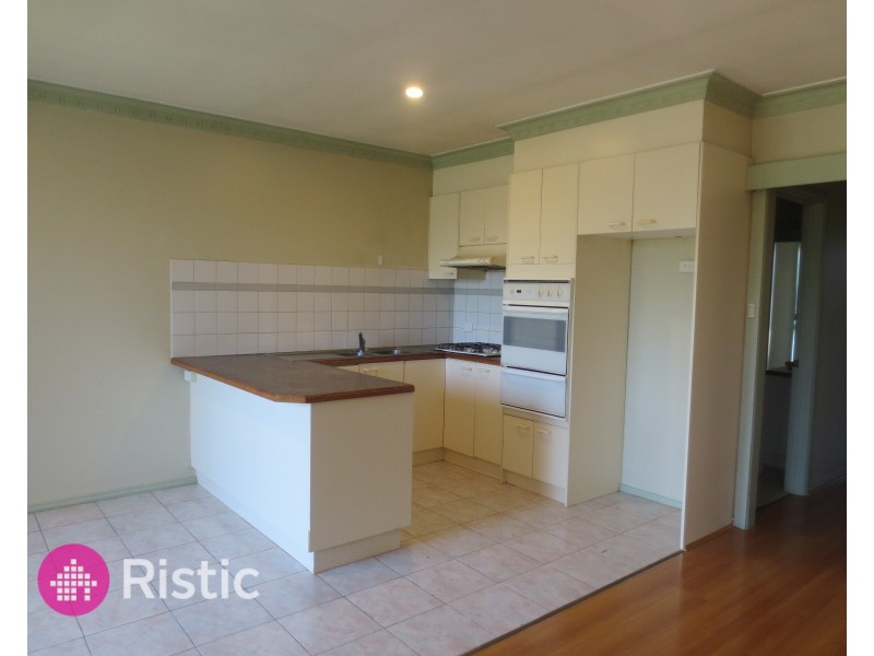 2/68-92 Mckimmies Road, Lalor VIC 3075