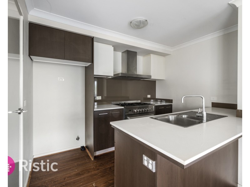 10 Weerona Parkway, Wollert VIC 3750