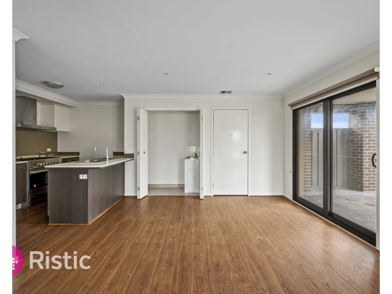 10 Weerona Parkway, Wollert VIC 3750