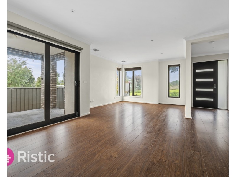 10 Weerona Parkway, Wollert VIC 3750