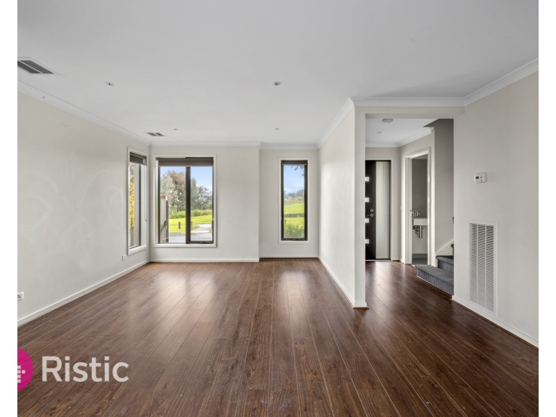 10 Weerona Parkway, Wollert VIC 3750