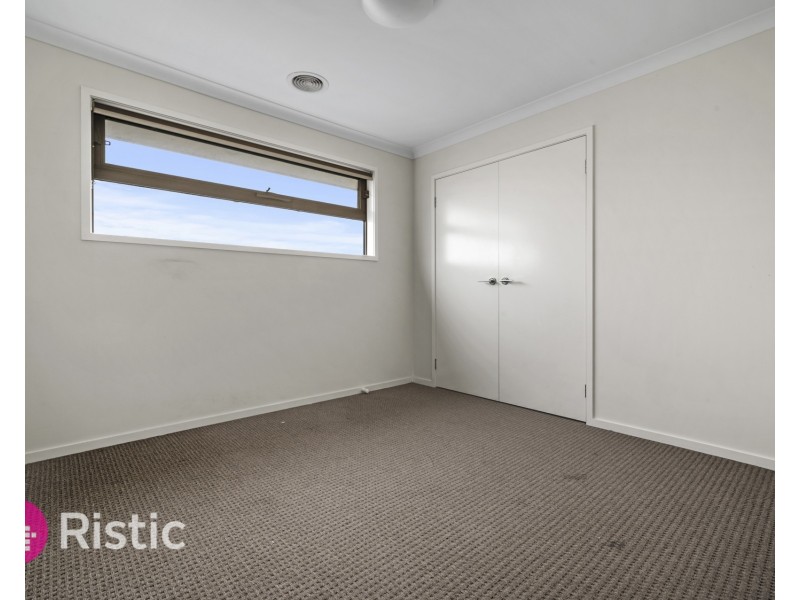 10 Weerona Parkway, Wollert VIC 3750