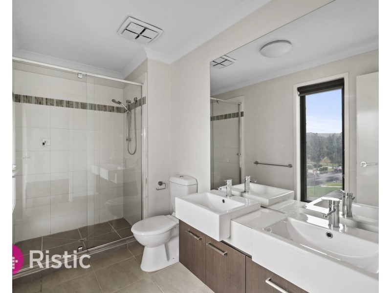 10 Weerona Parkway, Wollert VIC 3750
