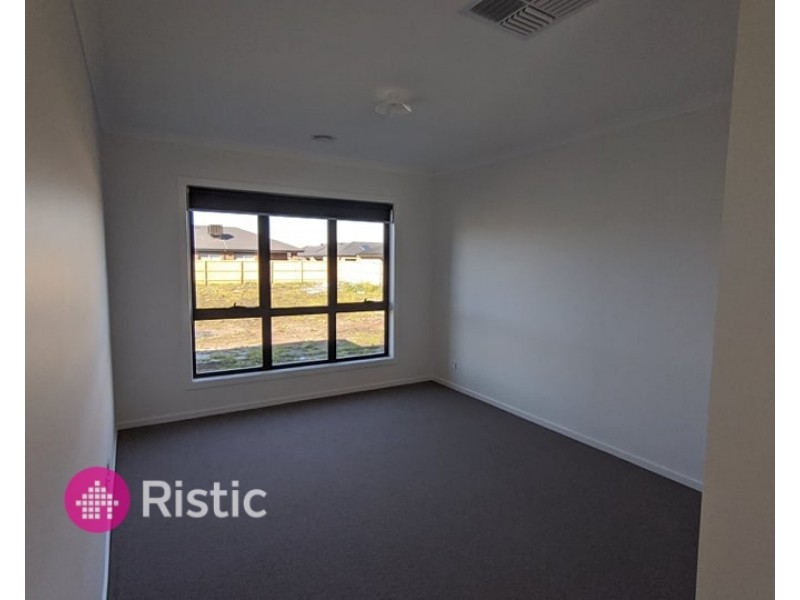 8 Binap Road, Epping VIC 3076