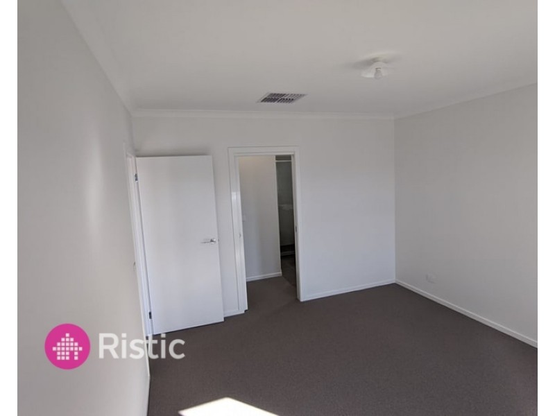 8 Binap Road, Epping VIC 3076