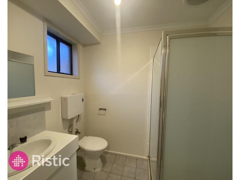 26 Kingston Town Crescent, Mill Park VIC 3082