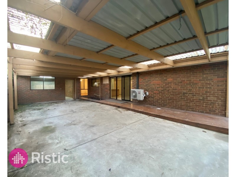 26 Kingston Town Crescent, Mill Park VIC 3082