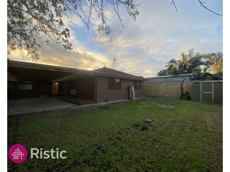 26 Kingston Town Crescent, Mill Park VIC 3082