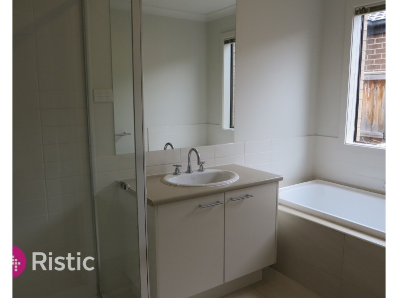 16 Cortona Grange, Mernda VIC 3754