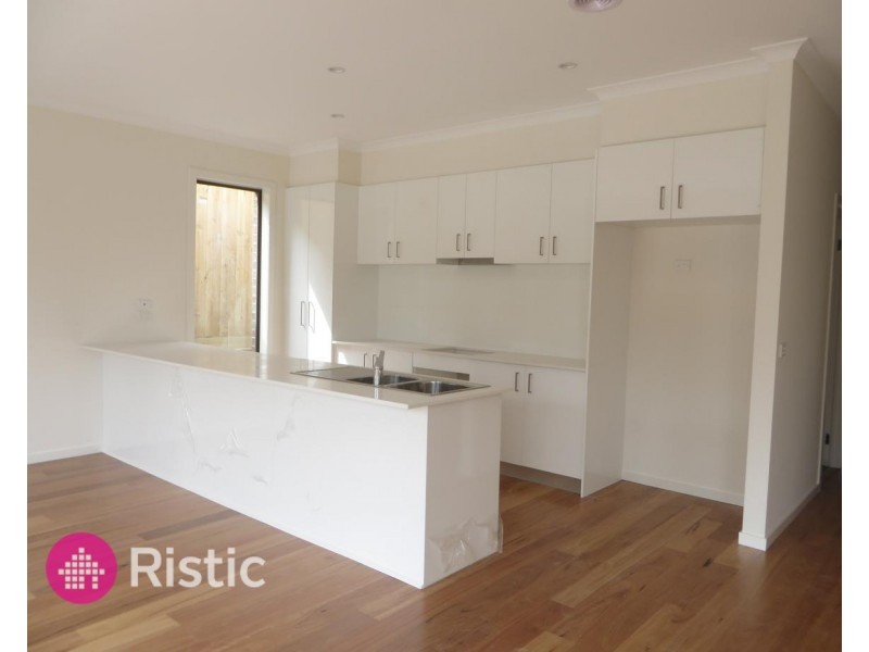 4 Bergamot Way, South Morang VIC 3752