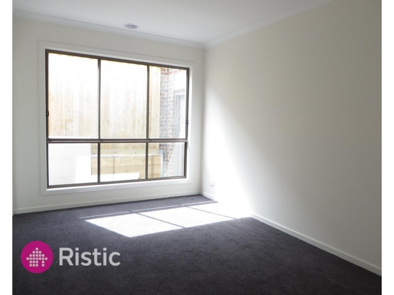 4 Bergamot Way, South Morang VIC 3752