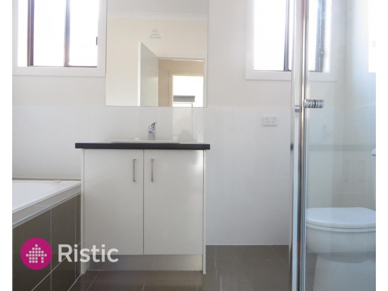 4 Bergamot Way, South Morang VIC 3752