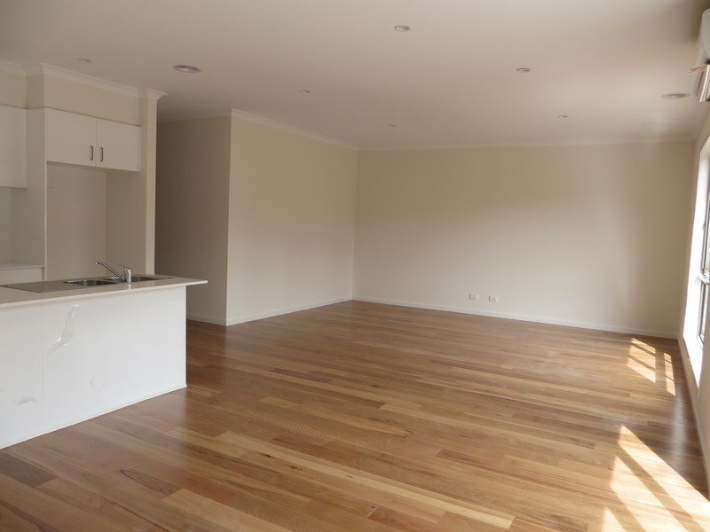 4 Bergamot Way, South Morang VIC 3752