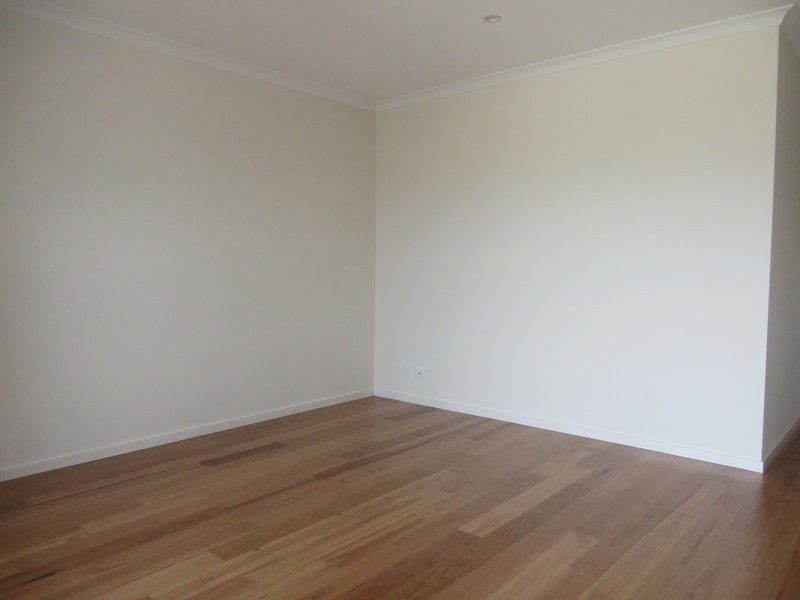 4 Bergamot Way, South Morang VIC 3752