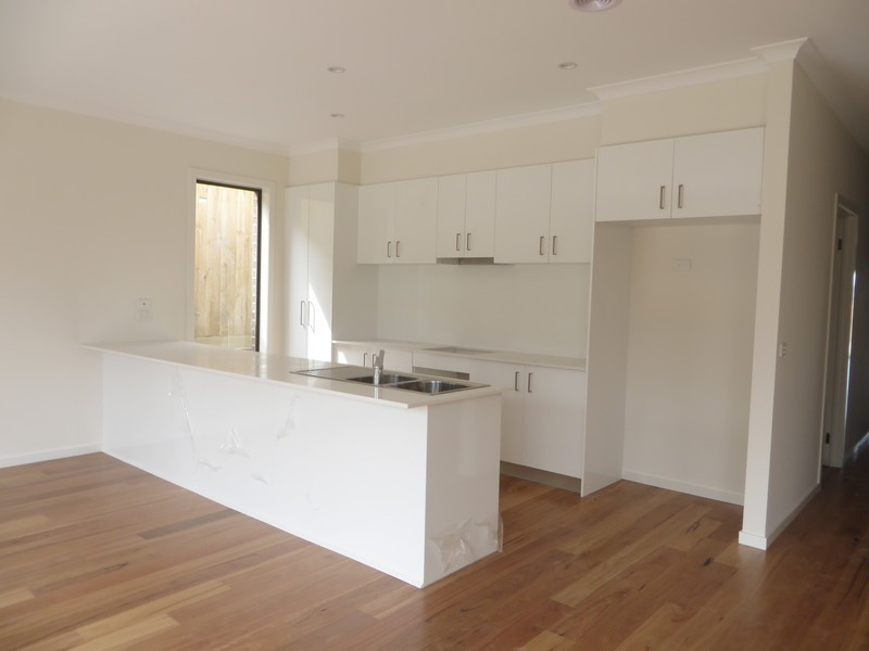 4 Bergamot Way, South Morang VIC 3752