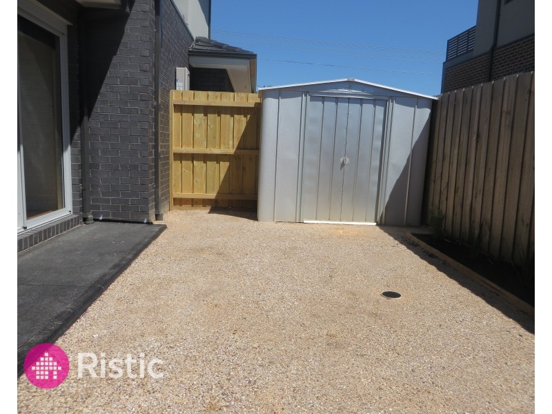 2/26 Valencia Street, Glenroy VIC 3046