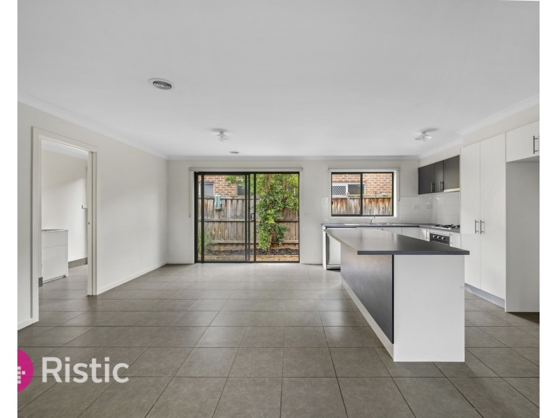 6 Twigrush Place, Brookfield VIC 3338