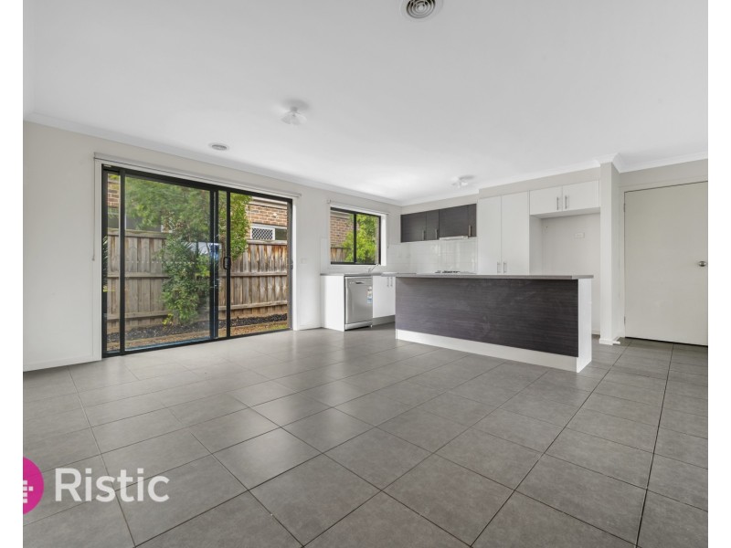 6 Twigrush Place, Brookfield VIC 3338