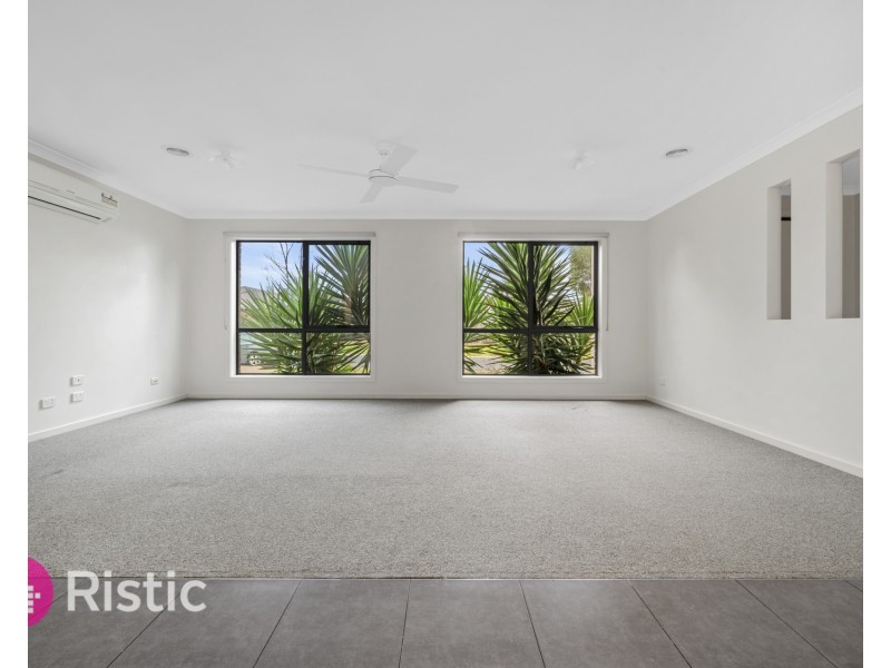 6 Twigrush Place, Brookfield VIC 3338