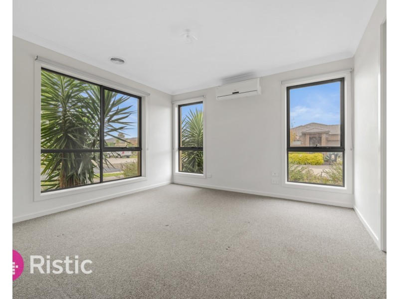 6 Twigrush Place, Brookfield VIC 3338