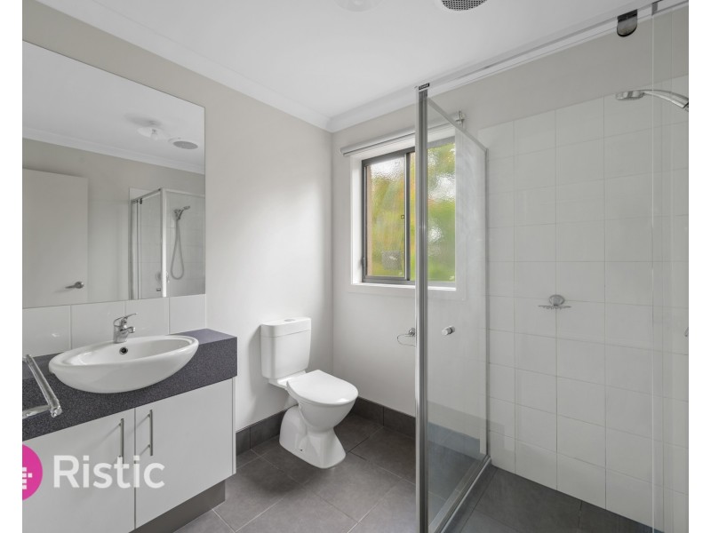 6 Twigrush Place, Brookfield VIC 3338