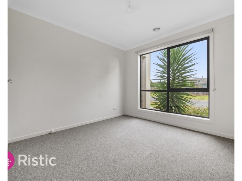 6 Twigrush Place, Brookfield VIC 3338