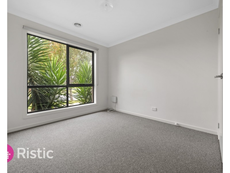 6 Twigrush Place, Brookfield VIC 3338