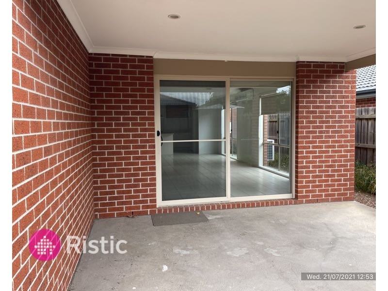 15 Breakwater Drive, Doreen VIC 3754